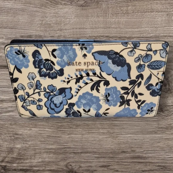Kate Spade New York Madison Large Slim Bifold Wallet in the Vase Floral pattern - Picture 5 of 7